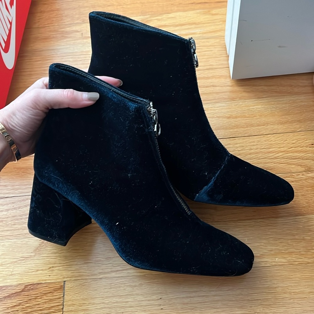 Zara blue velvet boots with silver zipper. Size 8